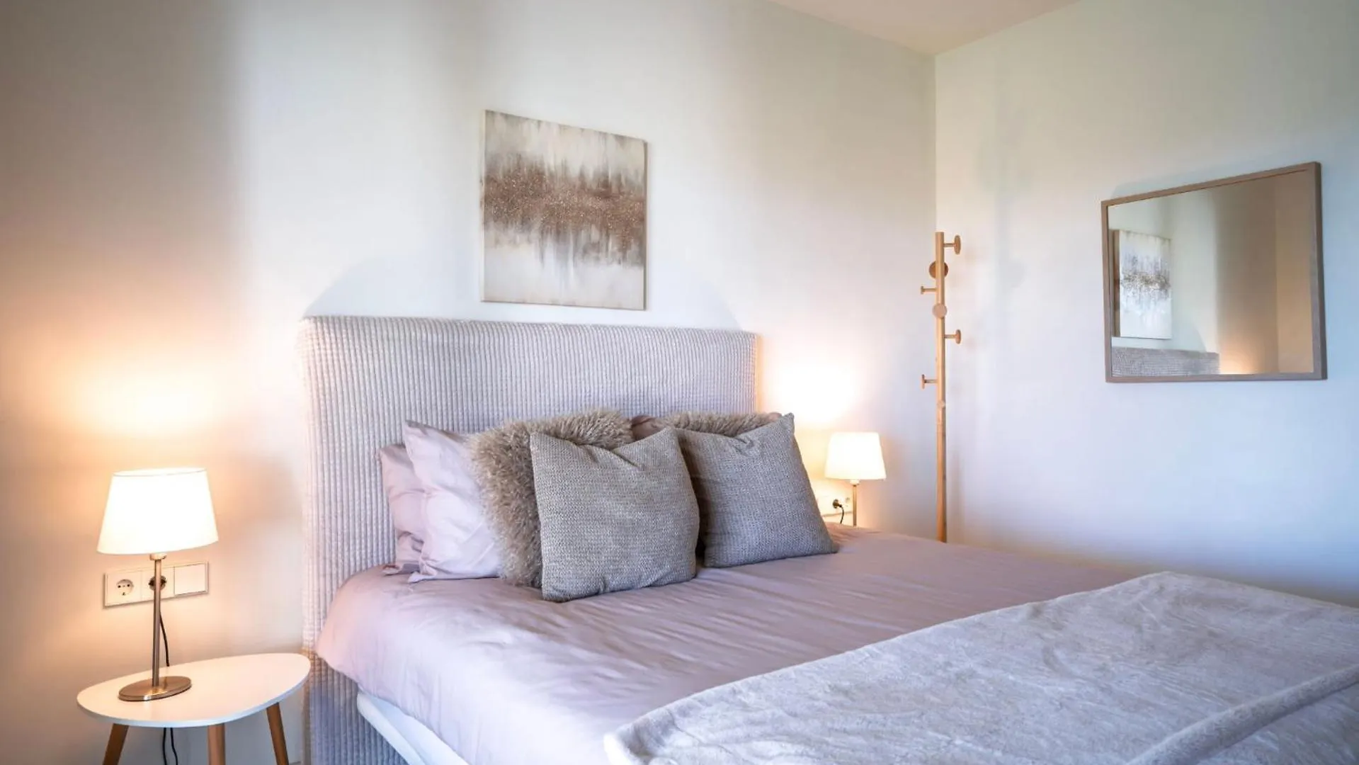 Elegant 2-Bedroom Apartment In The Prestigious Finca Cortesin Resort Buenas Noches