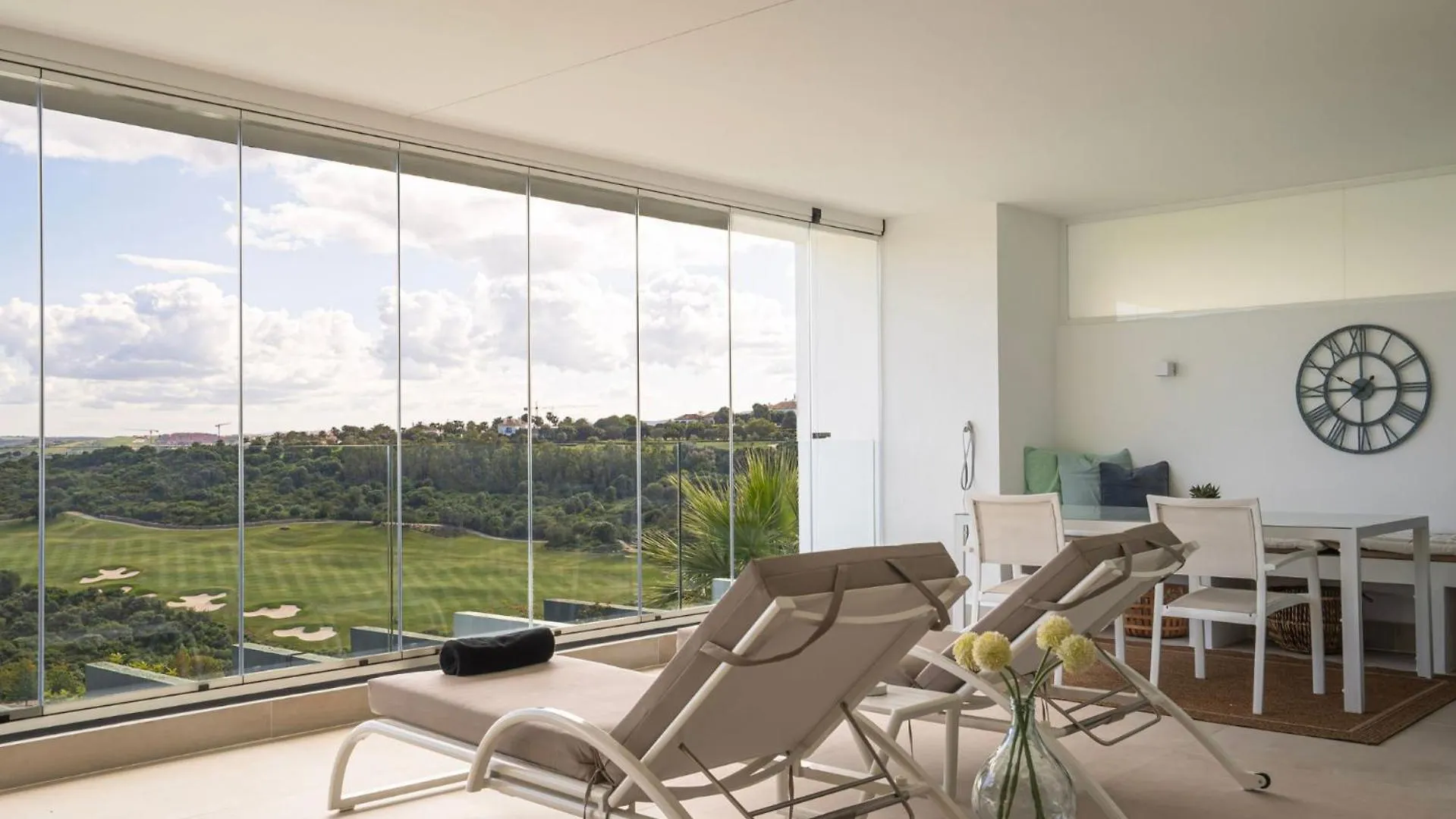Elegant 2-Bedroom Apartment In The Prestigious Finca Cortesin Resort Buenas Noches إسبانيا
